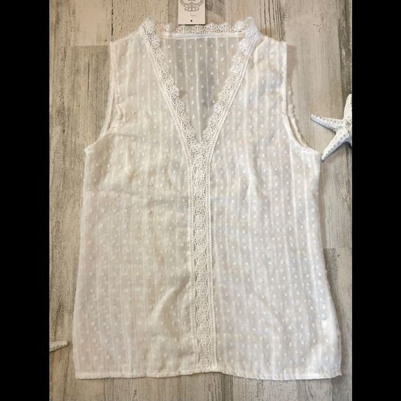 Floral blooming white eyelet top - Picture 1 of 4